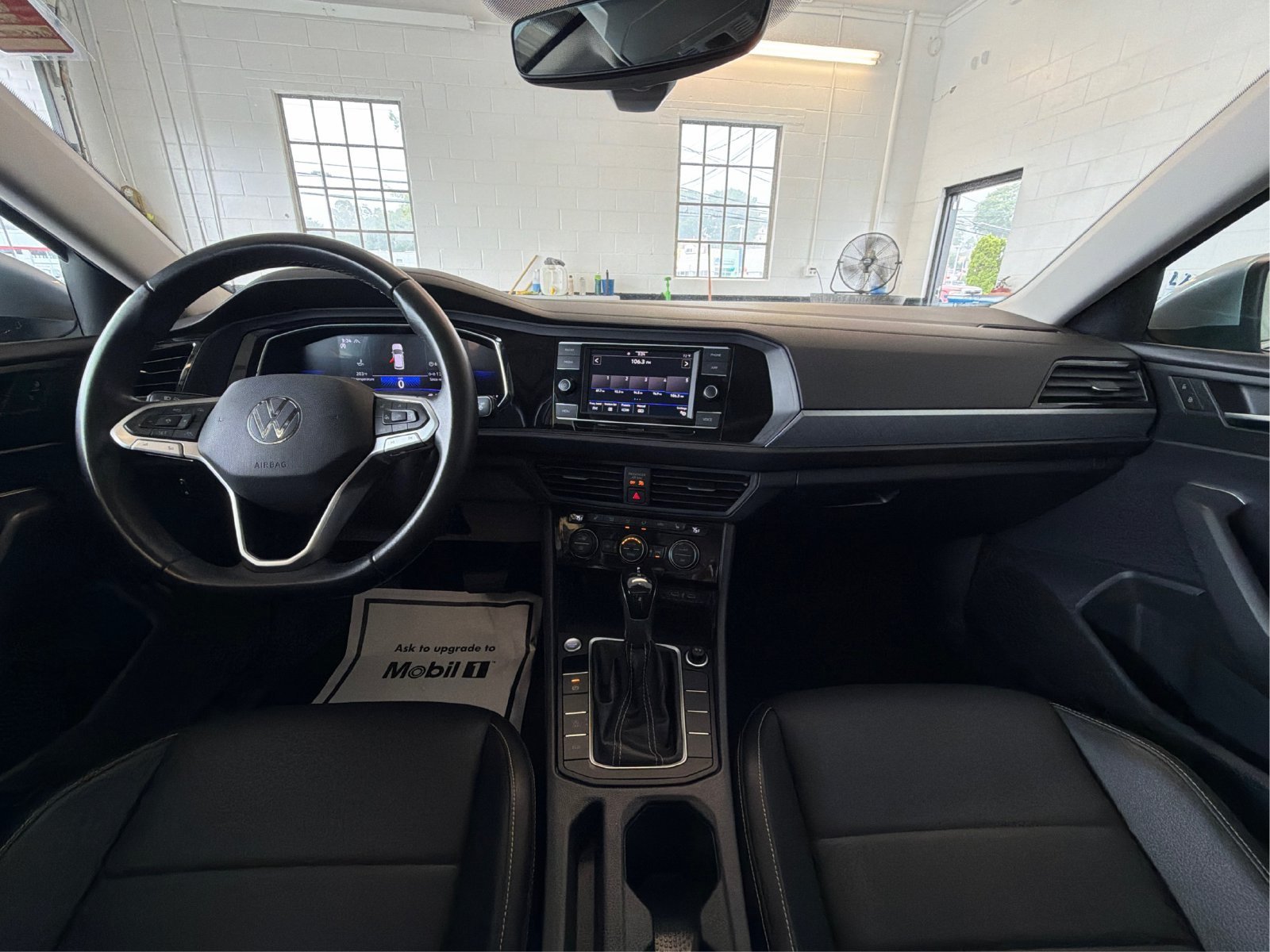 Used 2024 Volkswagen Jetta SE FWD image 27