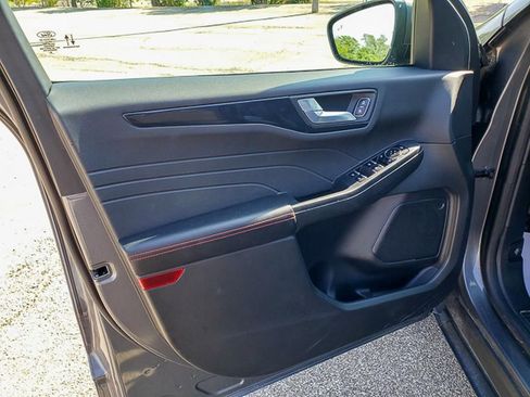 Used 2023 Ford Escape ST-Line image 9