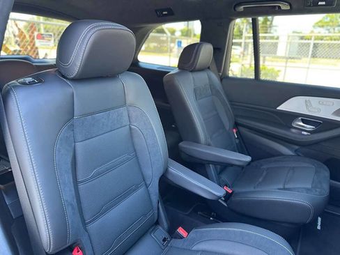 Used 2025 Mercedes-Benz GLS 63 AMG 4MATIC image 28