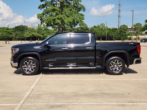 Used 2024 GMC Sierra 1500 SLT AWD/4WD image 4