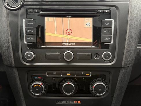 Used 2011 Volkswagen Golf 4-Door image 26