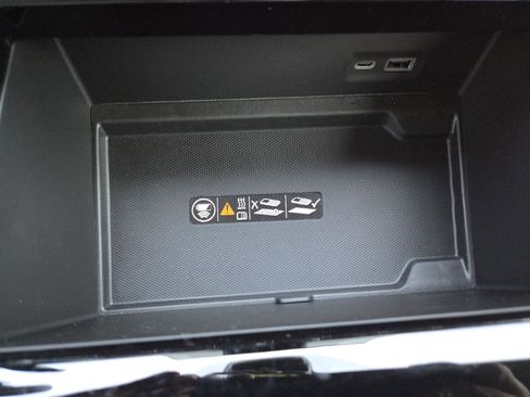 New 2026 GMC Yukon Elevation image 12