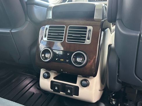 Used 2020 Land Rover Range Rover HSE image 29