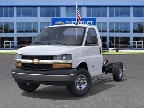 New 2025 Chevrolet Express 3500 w/ Power Convenience Package image 6