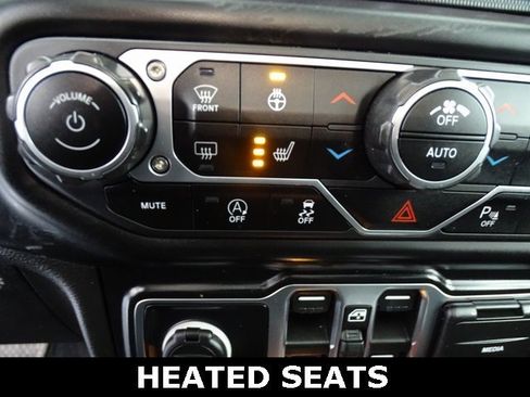 Certified 2022 Jeep Wrangler Unlimited Rubicon w/ Xtreme Recon 35" Tire Package image 12