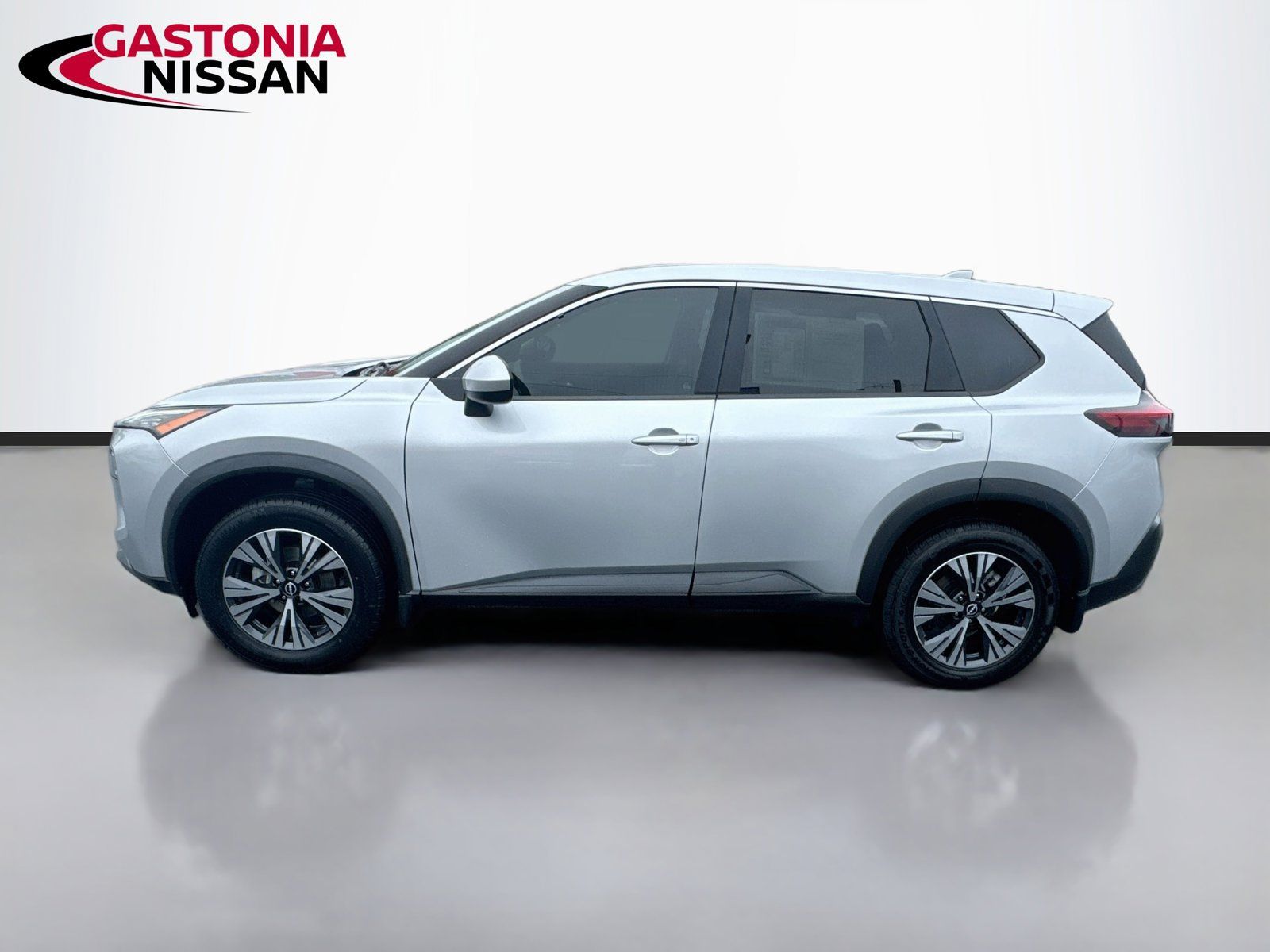 Used 2023 Nissan Rogue SV FWD image 5