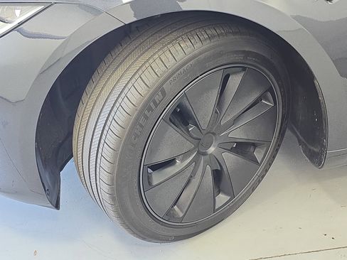 Used 2024 Tesla Model 3 Standard Range image 31