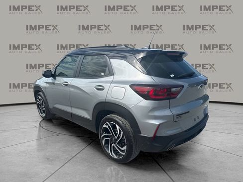 Used 2025 Chevrolet TrailBlazer RS w/ Convenience Package FWD image 2