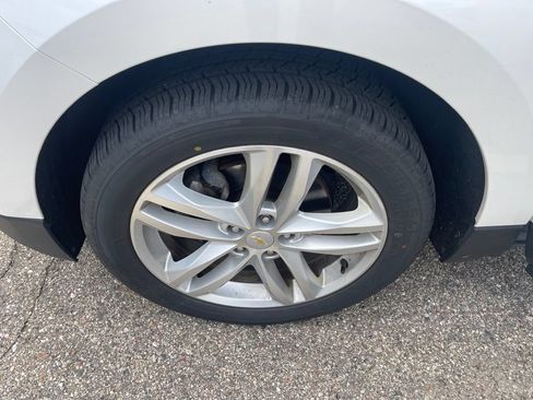 Used 2020 Chevrolet Equinox Premier w/ Premier True North Edition AWD/4WD image 25