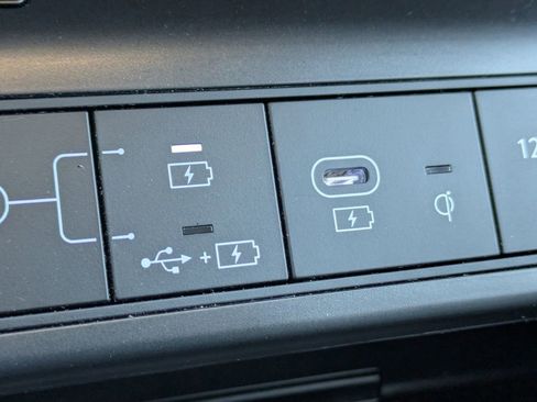 Used 2024 Hyundai Kona Limited image 25