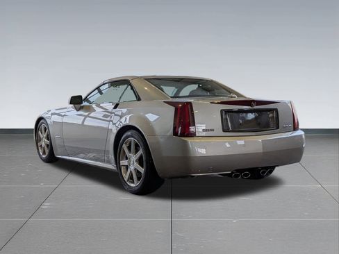 Used 2005 Cadillac XLR image 4