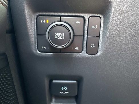 New 2025 Ford Expedition Active image 25