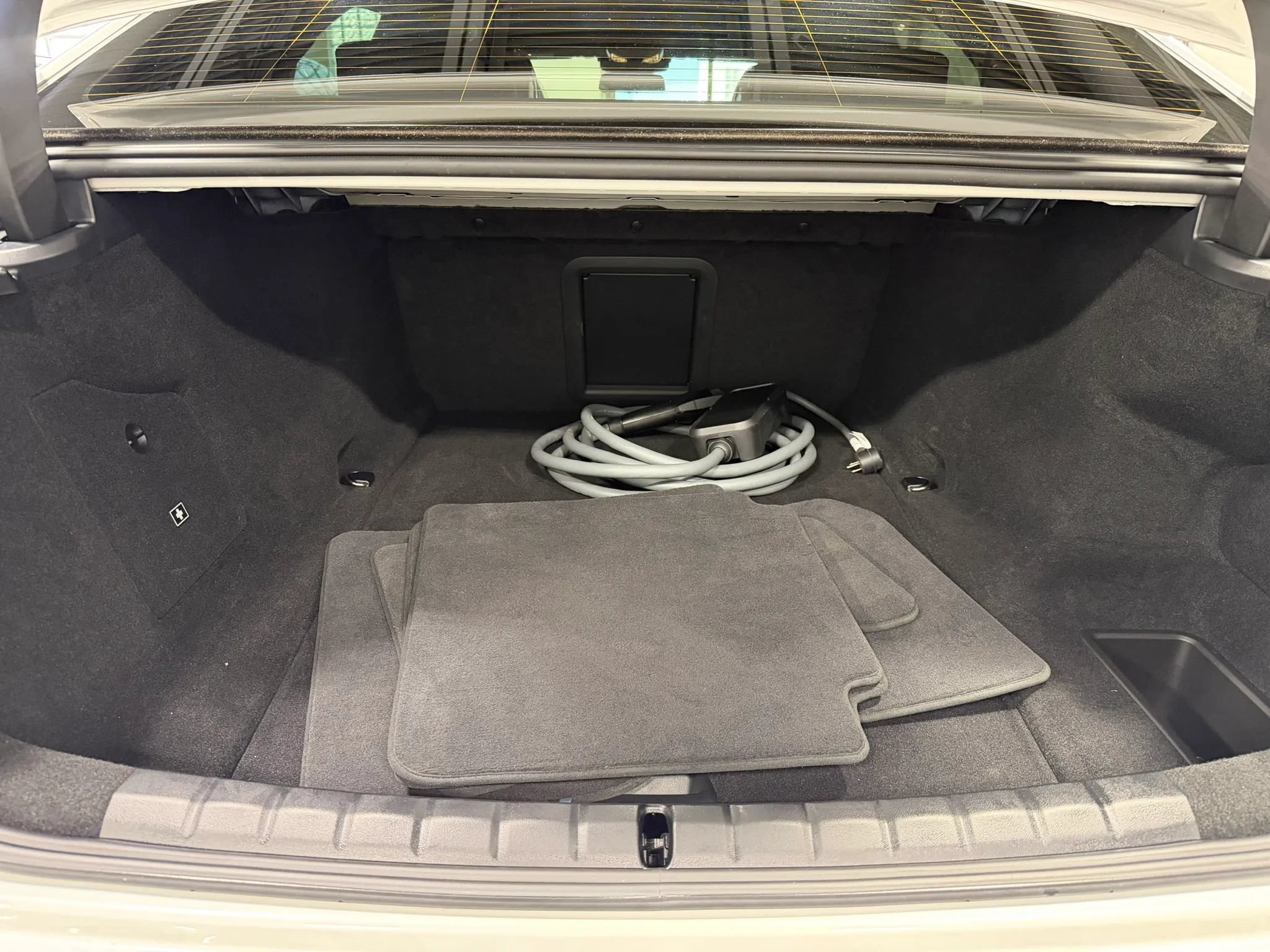Used 2024 BMW i7 xDrive60 w/ Executive Package AWD/4WD image 30