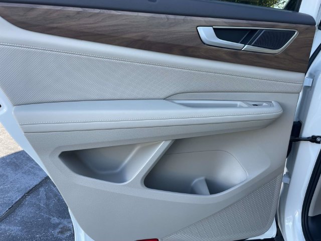 Certified 2026 Volkswagen Atlas SE FWD image 13