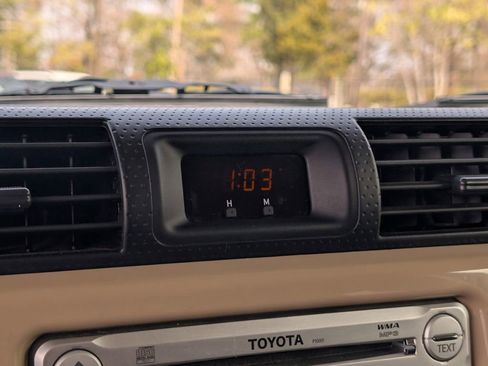 Used 2013 Toyota FJ Cruiser 2WD image 20