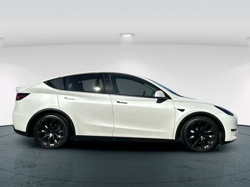 Used 2024 Tesla Model Y Long Range image 7