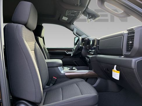 New 2025 Chevrolet Silverado 2500 LT w/ Z71 Chrome Sport Edition image 8