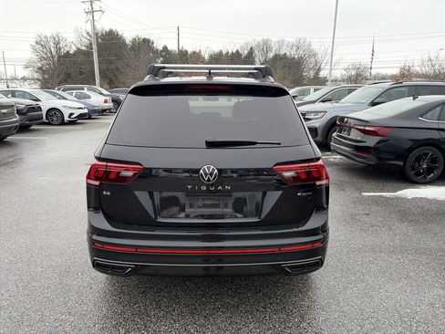 Certified 2024 Volkswagen Tiguan SE R-Line image 5