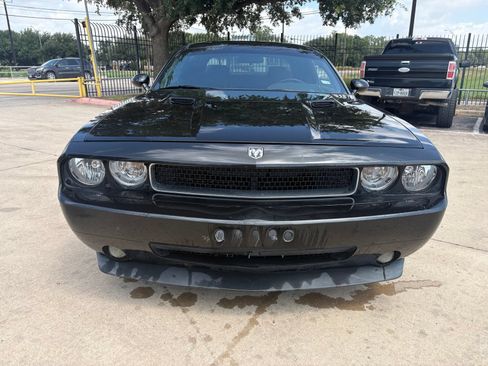 Used 2010 Dodge Challenger R/T RWD image 8