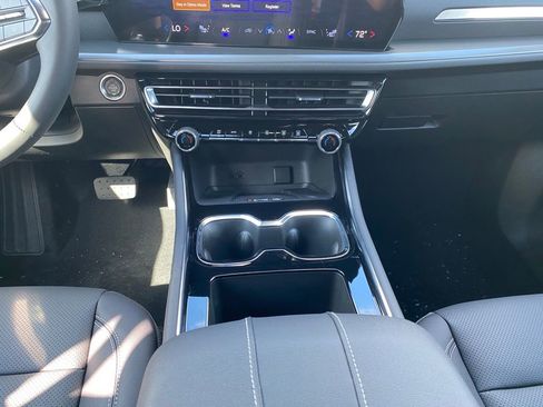 New 2026 Chevrolet Traverse LT image 15