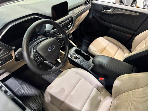 Used 2022 Ford Escape Titanium AWD/4WD image 19