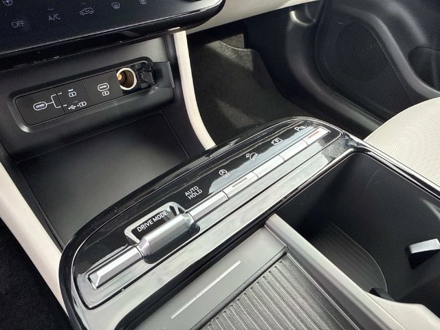 New 2026 Hyundai Tucson Limited FWD image 28