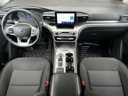 Used 2022 Ford Explorer XLT image 13