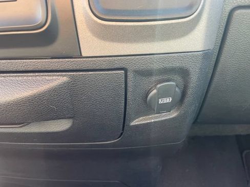 Used 2018 RAM 1500 Express AWD/4WD image 23