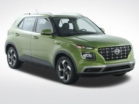 Used 2023 Hyundai Venue SEL FWD image 9