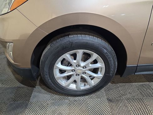 Used 2019 Chevrolet Equinox LT FWD image 18