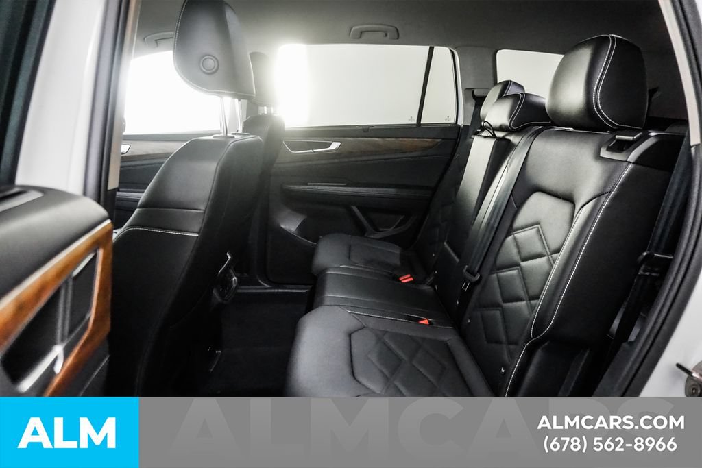 Used 2025 Volkswagen Atlas SE FWD image 16