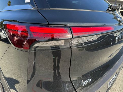 Used 2025 INFINITI QX60 Pure image 36