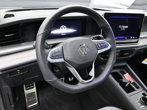 New 2026 Volkswagen Tiguan SE R-Line FWD image 8