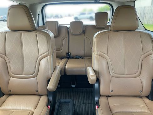 Used 2025 INFINITI QX80 Sensory AWD/4WD image 28