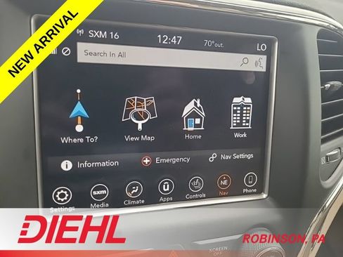 Used 2018 Jeep Grand Cherokee Limited AWD/4WD image 9
