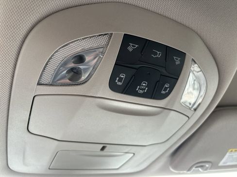 Certified 2024 Chrysler Pacifica Touring-L image 26