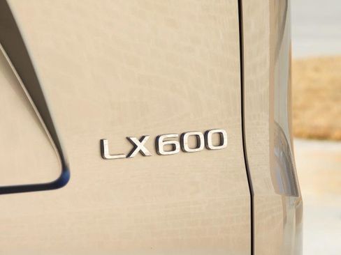 Used 2023 Lexus LX 600 F Sport image 10