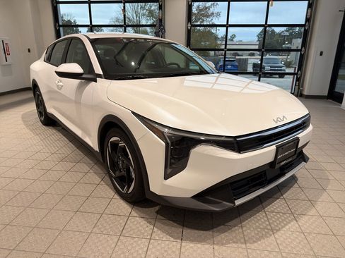 Used 2025 Kia K4 EX image 7