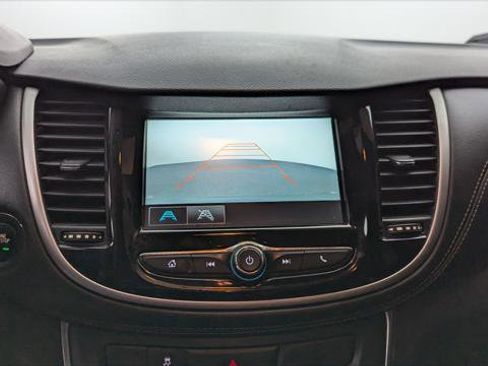 Used 2017 Chevrolet Trax LT w/ LT Convenience Package image 28