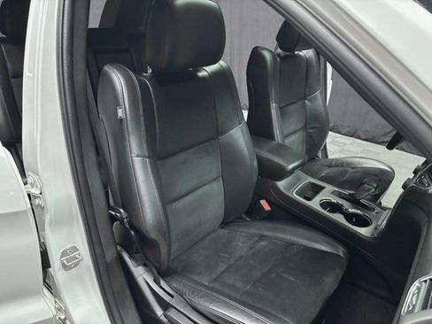 Used 2017 Jeep Grand Cherokee Altitude AWD/4WD image 31