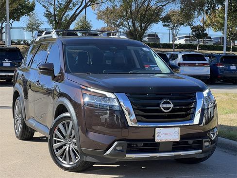 Certified 2022 Nissan Pathfinder SL w/ SL Premium Package image 2