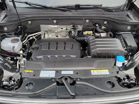 Used 2025 Volkswagen Atlas SEL image 12