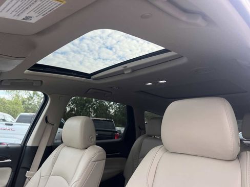 Used 2021 Buick Enclave Essence w/ Sport Touring Edition image 15