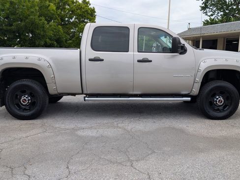 Used 2009 GMC Sierra 2500 W/T AWD/4WD image 6