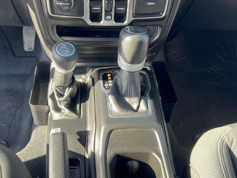 Used 2020 Jeep Wrangler Unlimited Sport S image 40