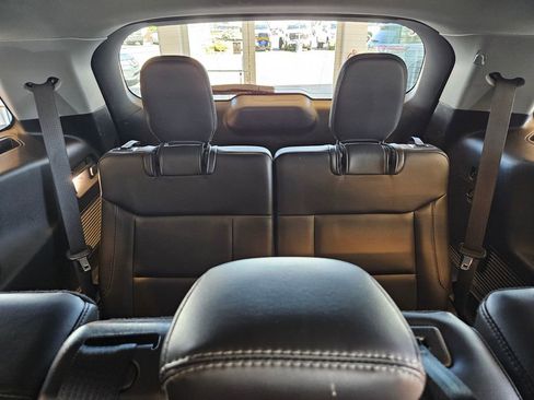 Used 2024 Ford Explorer XLT w/ Equipment Group 202A AWD/4WD image 28