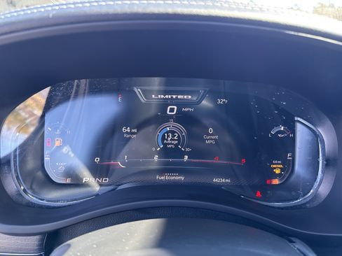 Used 2024 RAM 2500 Limited AWD/4WD image 17