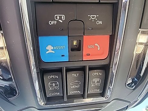 Used 2024 Jeep Grand Cherokee Limited w/ Luxury Tech Group II AWD/4WD image 45