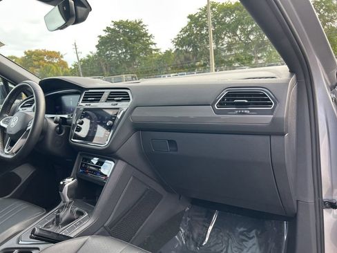 Used 2023 Volkswagen Tiguan SE R-Line image 27