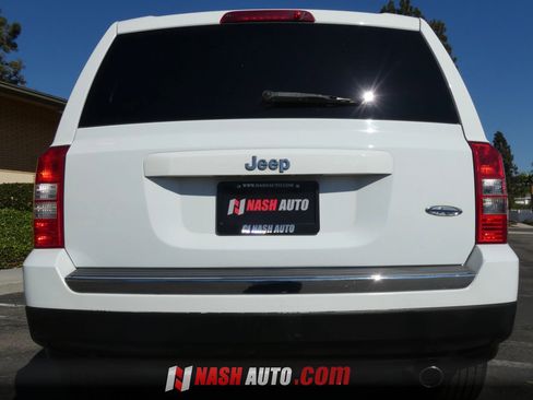 Used 2016 Jeep Patriot High Altitude FWD image 10